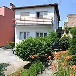 Apartment Aby